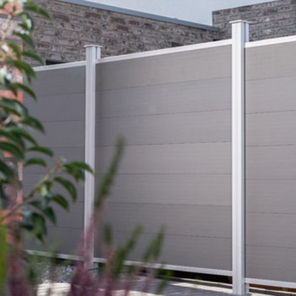 Osmo neue Werkstoffe für den Außenbereich – Multi-Fence Elegance B Sichtblende aus BPC – einfacher Bausatz und große Flächen