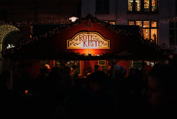 The "Rote Kiste" stand at the Christmas Market at Lake Constance was treated with Osmo Landhausfarbe