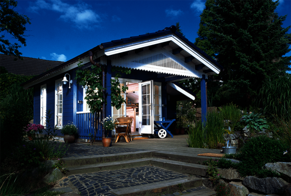 Die Osmo Garten- & Fassadenfarbe bietet hohe Deckkraft und trocknet schnell
