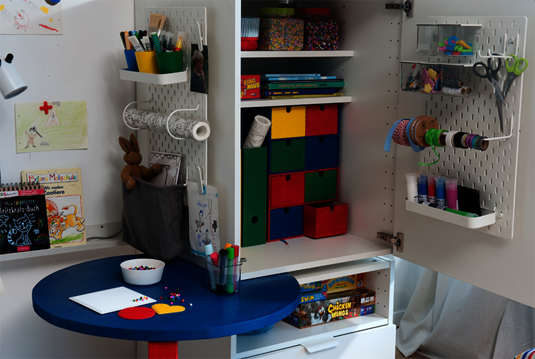 Osmo DIY project - hang cupboards and mount the table top