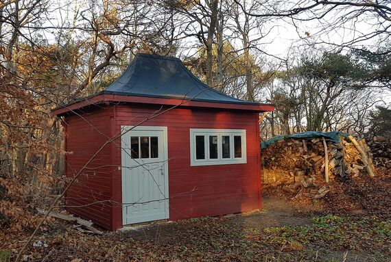 Leitzenburg Hut Project - Germany