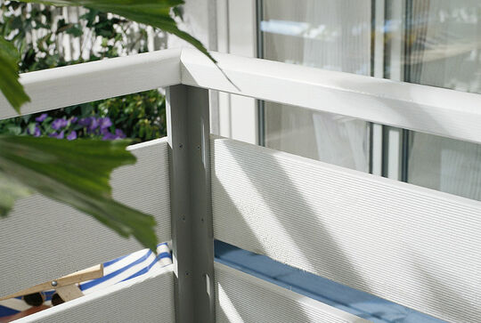 Osmo Holz für den Balkon als Balkonprofil in weiß