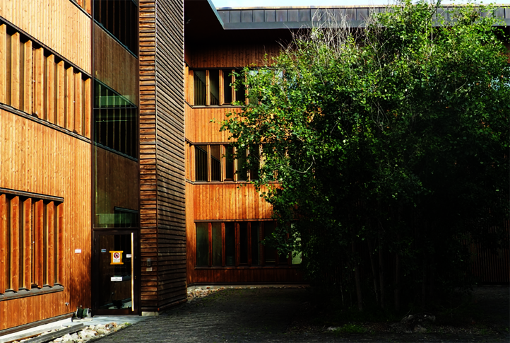 Osmo reference Metla House in Finland courtyard