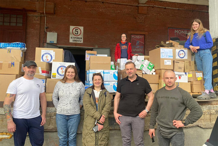 Aktion kleiner Prinz - Medikamentenpakete wurden in Ukraine von Helfern empfangen