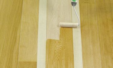 Cleaning wooden flooring with Osmo Fußboden-Reinigungsset entstaubt