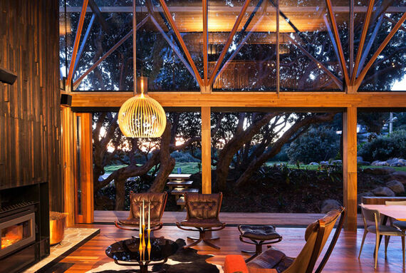 Osmo Referenz - Innenbereich des Strandhauses unter den Pohutukawa Bäume – Holzarchitektur mit Hartwachs-Öl