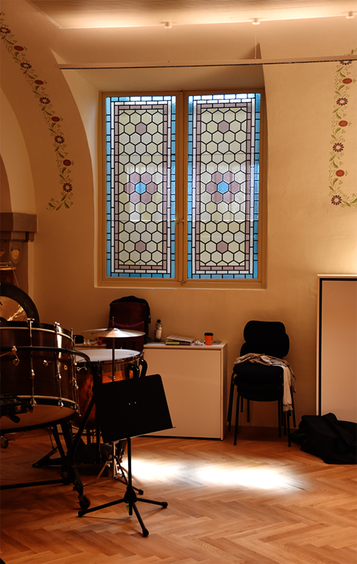 Oak flooring treated with Osmo Hartwachs-Öl in the rehearsal room at the Music Academy Ljubljana