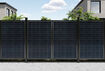 Osmo Sichtblende Solar-Fence - detailierte Ansicht der einzelnen Photovoltaik-Module.