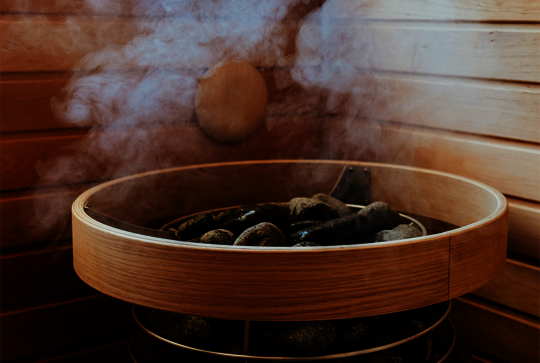 Osmo Holzpflege für Sauna und Feuchträume. Das optimale Holz für den Bau einer Sauna erhalten Sie bei Osmo.