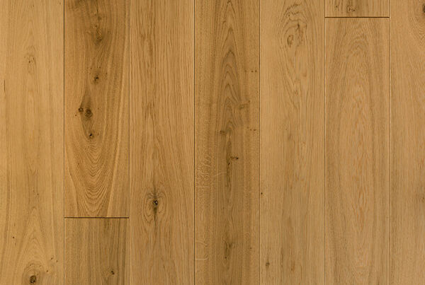 Oak marked – vibrant wood with natural features like heartwood or knots and sapwood