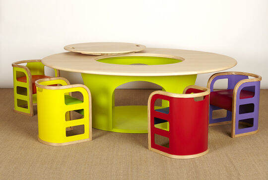 Kindermöbel-Set in bunten Osmo Dekorwachs Sonderfarben - hergestellt für das königliche Haus von Herzogin Kate