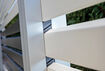Close-up view of the privacy screen Osmo Alu-Fence Rhombus in white