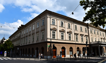 Osmo Referenz Musikakademie in Ljubljana mit Holz und Anstrichen.