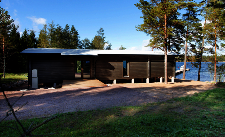 Wochenendhaus in Finnland von der Rückseite