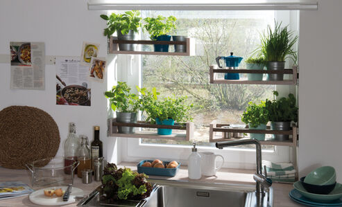 Foldable herb shelf