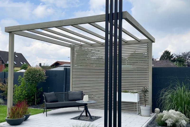 Sichtblenden, Zäune, Pergolen