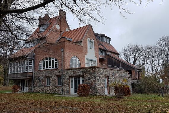 Osmo Referenz – Lietzenburg auf der Ostseeinsel Hiddensee – Großes Bauwerk wird als Gästehaus genutzt