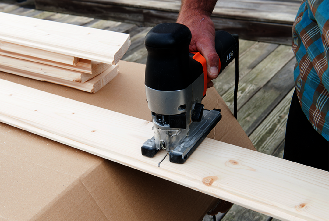 Osmo DIY sailboat loft bed - cut the ship's bow