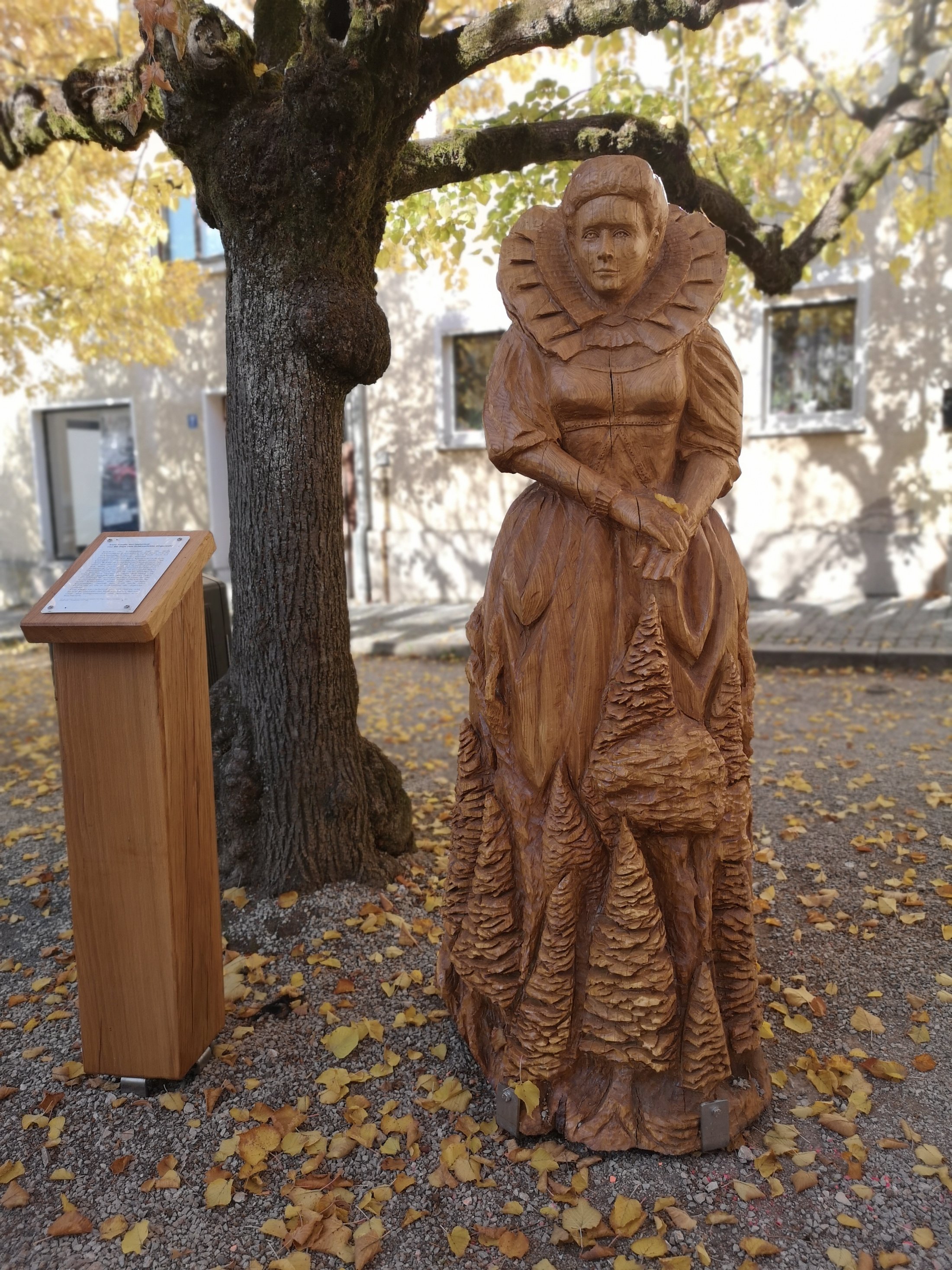 Res Hofmann Holzskulpturen