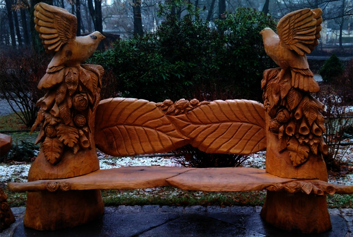 Beautiful wooden bench carved by Res Hofmann finished with Osmo UV-Schutz-Öl
