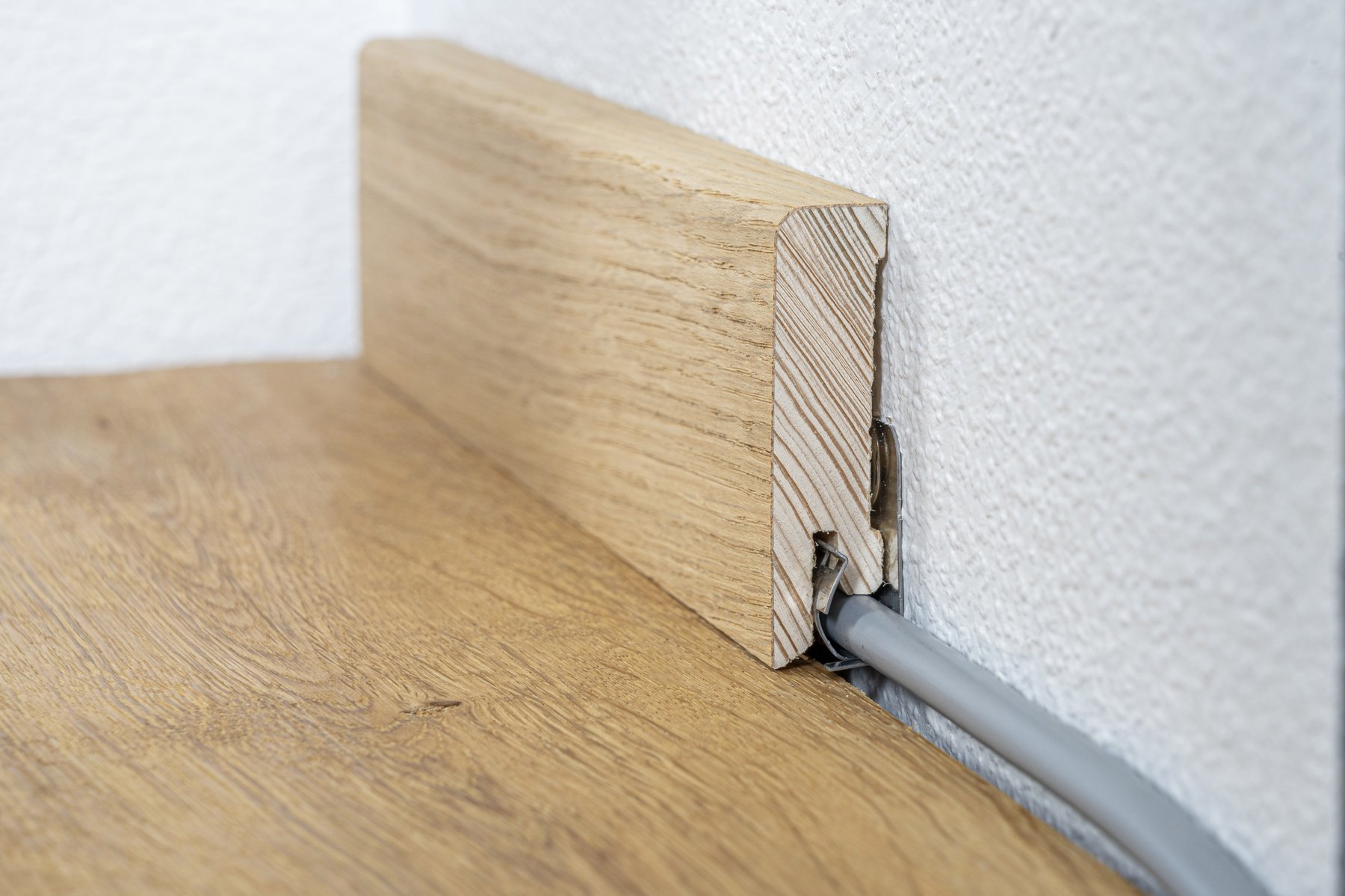 Fussbodenleisten Weiß