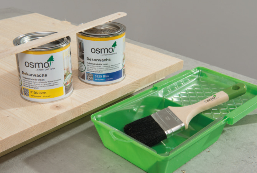 Nutzen Sie für den Holzanstrich Osmo Dekorwachs in zwei verschiedenen Farben – Suchen Sie sich Ihre beiden Lieblingsfarben für den Duo-Ton heraus.