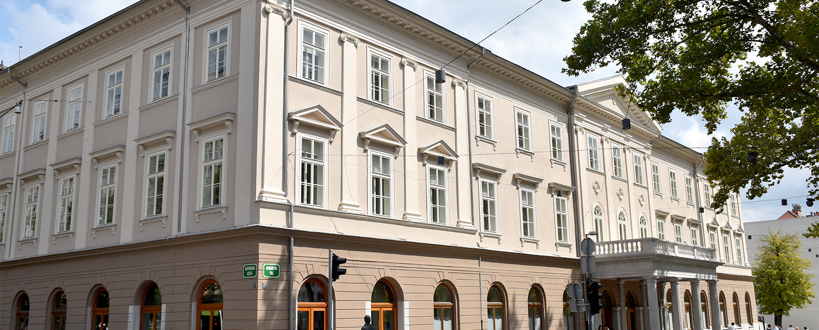 Das Kazina in Ljubljana ist frisch renoviert und hat Holzfußböden mit einer Osmo Hartwachs-Öl Oberfläche