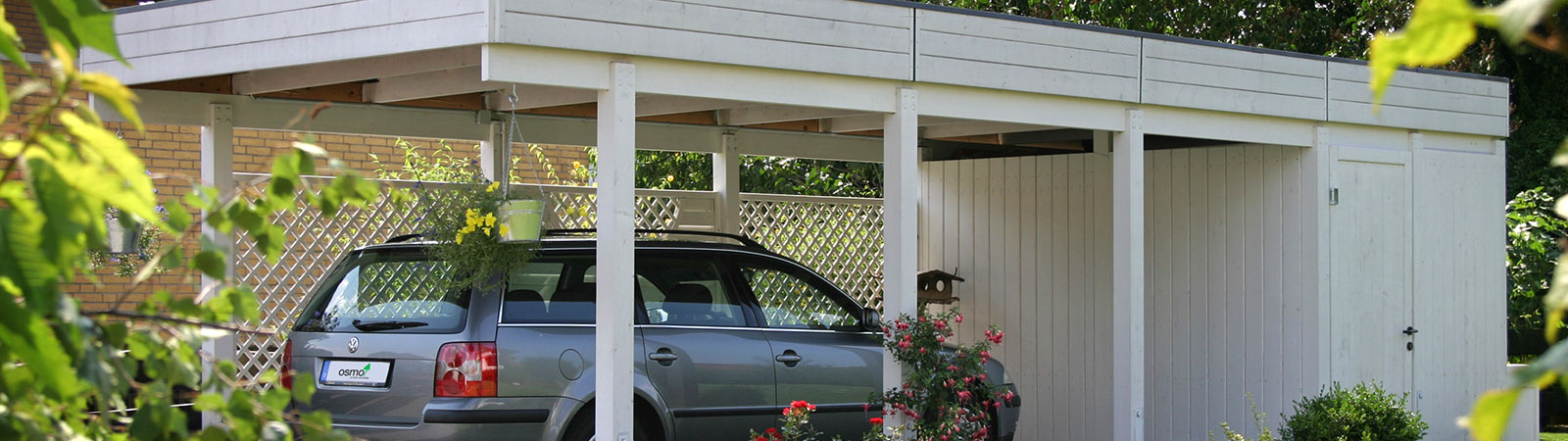 Osmo Anstriche und Farbe für Gartenhäuser und Carports aus Holz - für Langlebigkeit und gute Haltbarkeit