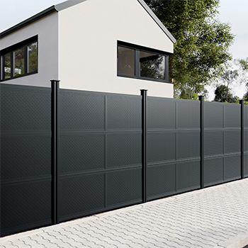 Alu-Fence Forsdal is sound and privacy protection in one with a modern look for your garden