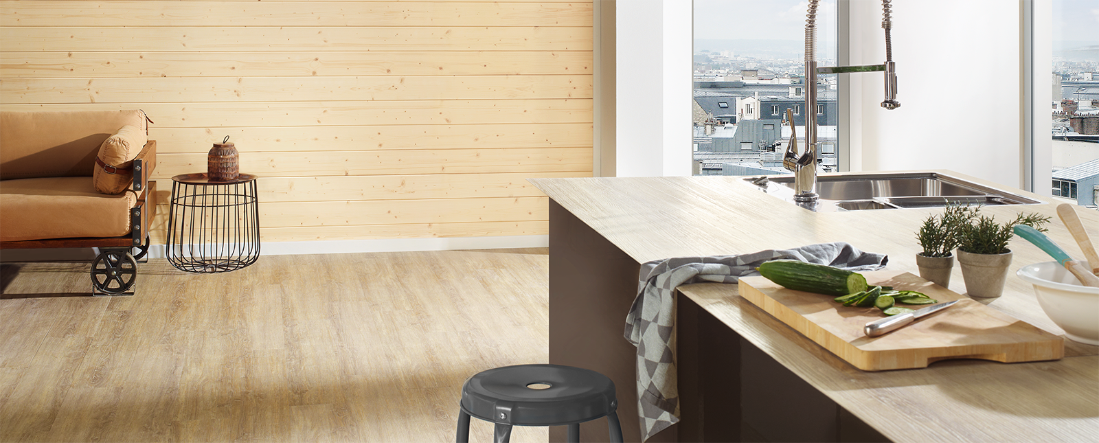 Gemütliche Küche und Wohnzimmer mit Profilholz von Osmo
